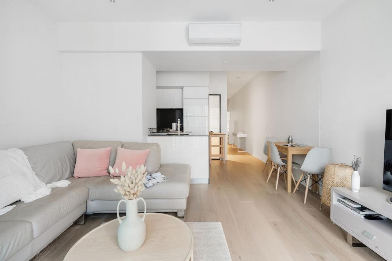 Refined City Pad In Central Melbourne With Pool Apartment Ngoại thất bức ảnh